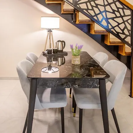 Onar Palace Aparthotel 3*