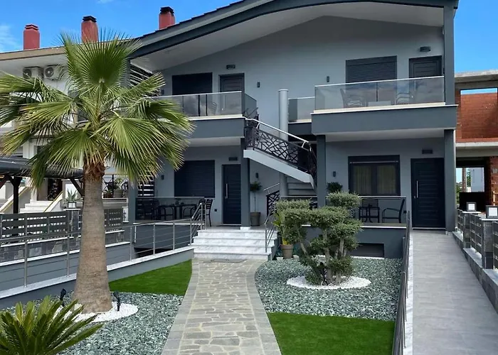 מלון דירות Onar Palace 3*